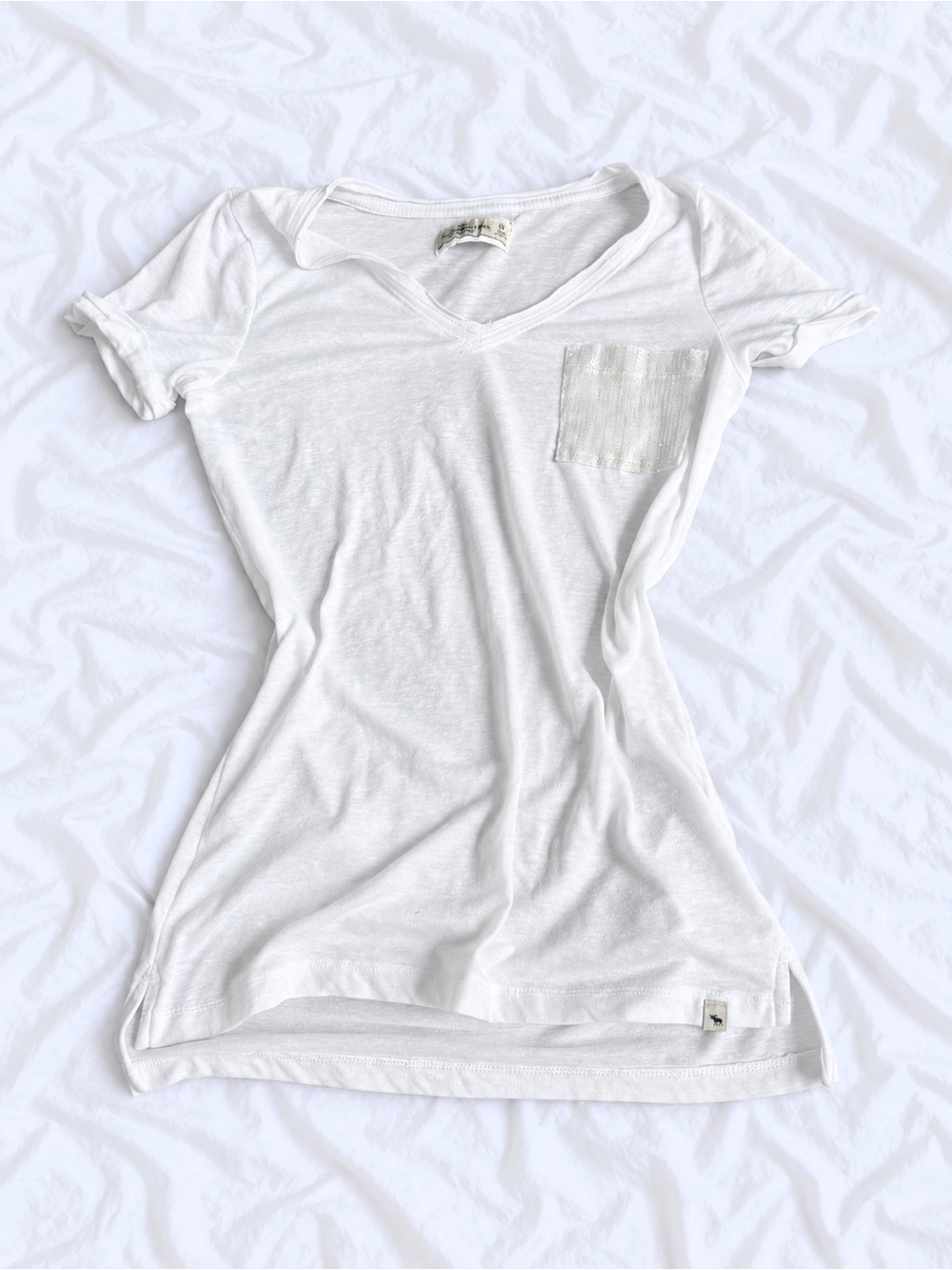 Abercrombie & Fitch White V-Neck Pocket Tee